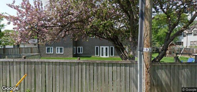 Larawan ng 235 Lamont Boulevard sa Winnipeg, Manitoba