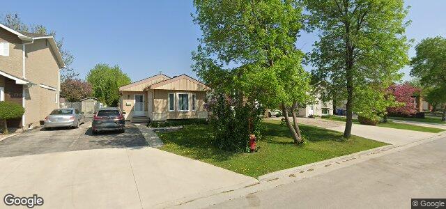 Larawan ng 325 Houde Drive sa Winnipeg, Manitoba