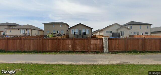 Larawan ng 310 Philip Lee Drive sa Winnipeg, Manitoba