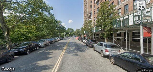 Larawan ng 28 Riverside Drive sa Winnipeg, Manitoba