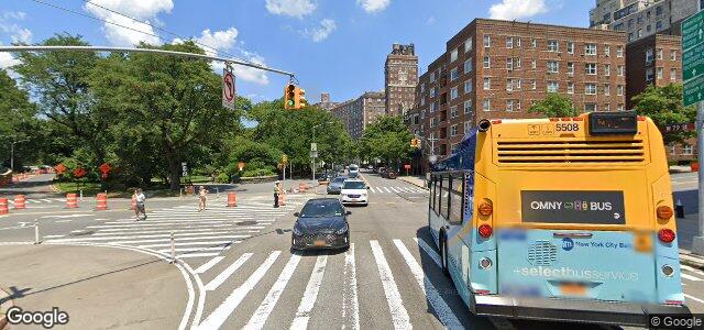 Larawan ng 68 Riverside Drive sa Winnipeg, Manitoba