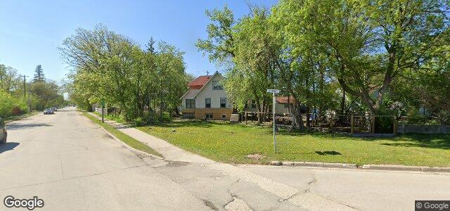 Larawan ng 827 North Drive sa Winnipeg, Manitoba