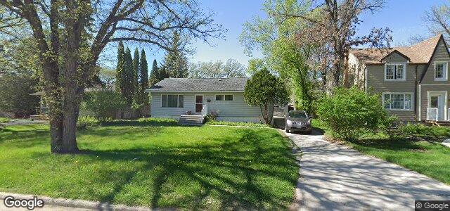 Larawan ng 911 Oakenwald Avenue sa Winnipeg, Manitoba