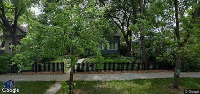 Photo of 938 Somerset Avenue in Winnipeg, Manitoba