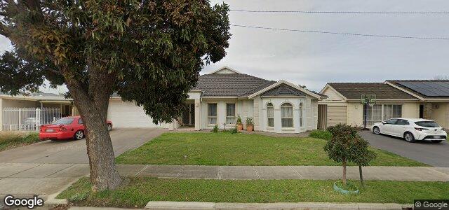 Larawan ng 10 Darwin Street sa Winnipeg, Manitoba