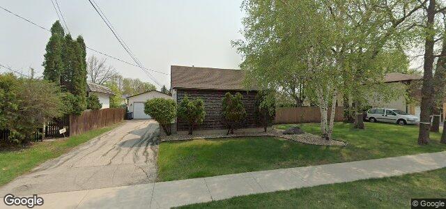 Larawan ng 102 Arden Avenue sa Winnipeg, Manitoba