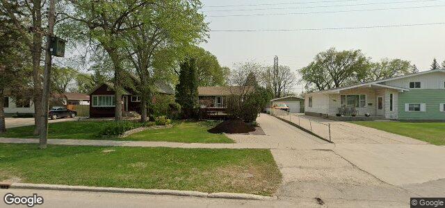 Larawan ng 102 St Michael Road sa Winnipeg, Manitoba