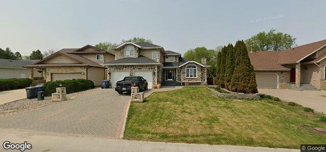 Photo of 111 Bethune Way in Winnipeg, Manitoba