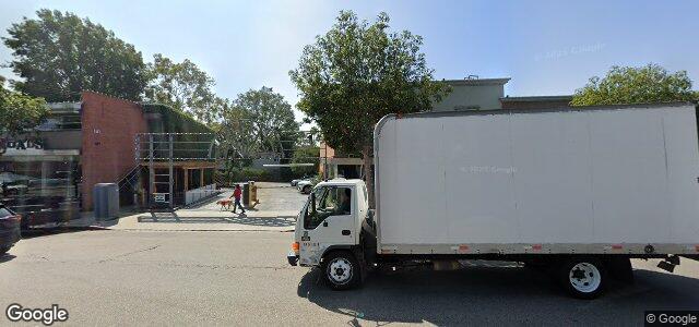 Larawan ng 135 Barrington Avenue sa Winnipeg, Manitoba