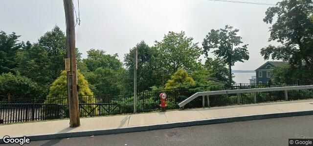 Larawan ng 28 River Road sa Winnipeg, Manitoba