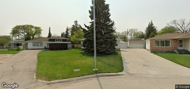 Larawan ng 52 Weaver Bay sa Winnipeg, Manitoba