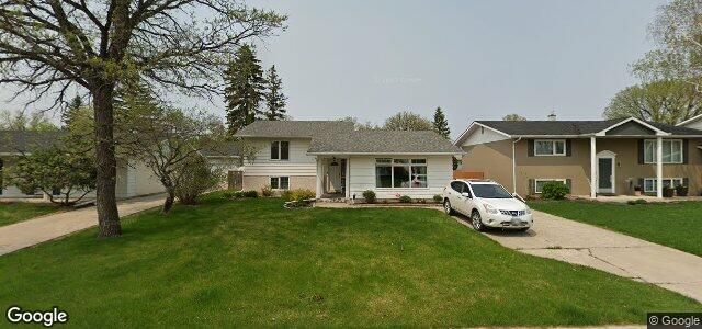 Larawan ng 83 Woodbury Drive sa Winnipeg, Manitoba