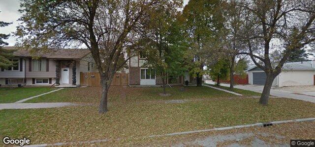 Larawan ng 105 Thom Avenue W sa Winnipeg, Manitoba