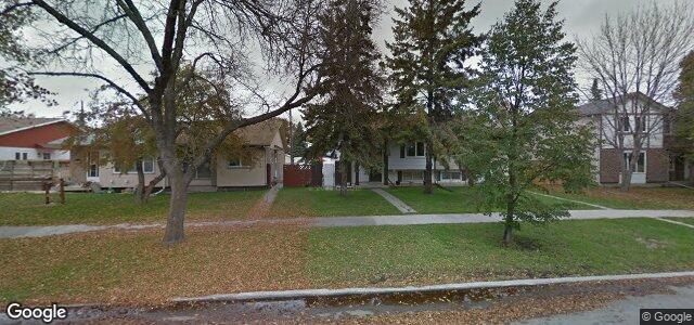 Larawan ng 113 Thom Avenue W sa Winnipeg, Manitoba