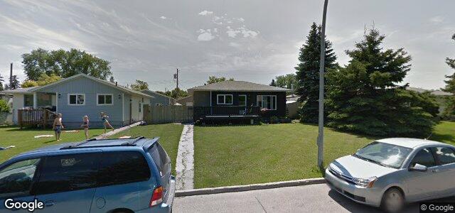 Larawan ng 12 Virden Crescent sa Winnipeg, Manitoba