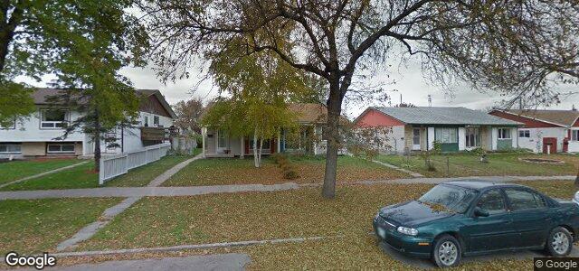 Larawan ng 135 Thom Avenue W sa Winnipeg, Manitoba