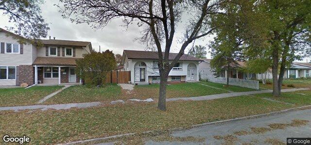 Larawan ng 143 Thom Avenue W sa Winnipeg, Manitoba