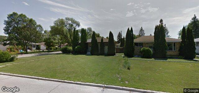 Larawan ng 2 Virden Crescent sa Winnipeg, Manitoba