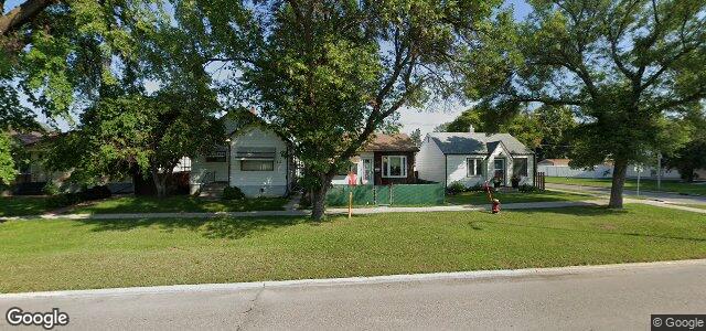 Larawan ng 303 Kildare Avenue W sa Winnipeg, Manitoba