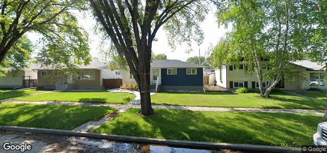 Photo of 408 Edward Avenue W in Winnipeg, Manitoba