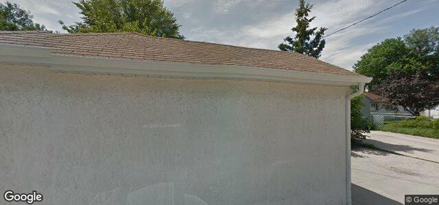 Larawan ng 451 Kildare Avenue W sa Winnipeg, Manitoba