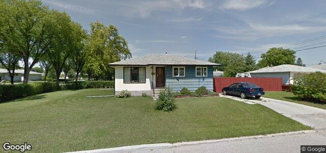 Larawan ng 49 Cloverdale Crescent sa Winnipeg, Manitoba