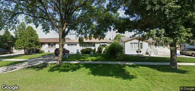 Photo of 505 Kildare Avenue W in Winnipeg, Manitoba