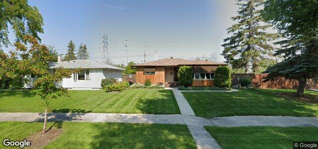 Larawan ng 51 Whiteshell Avenue sa Winnipeg, Manitoba