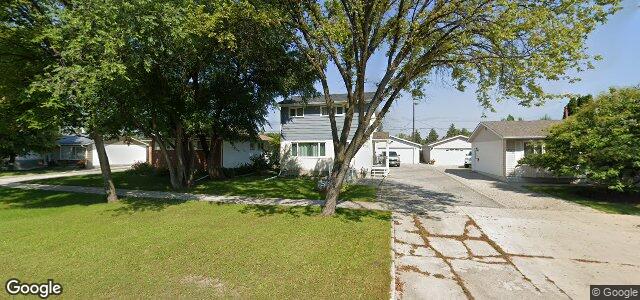 Photo of 511 Kildare Avenue W in Winnipeg, Manitoba