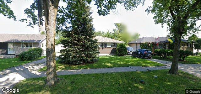 Photo of 545 Rosseau Avenue W in Winnipeg, Manitoba