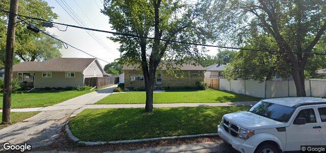 Larawan ng 702 Brewster Street sa Winnipeg, Manitoba