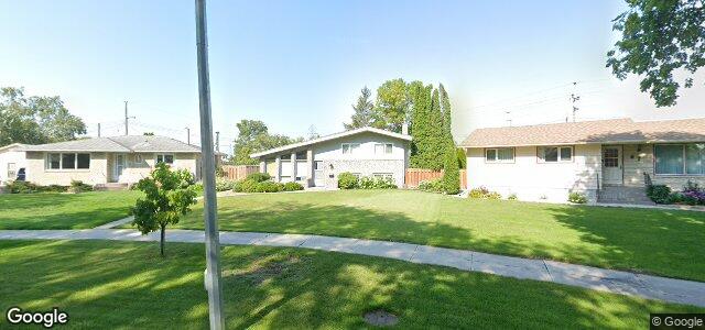 Larawan ng 71 Whiteshell Avenue sa Winnipeg, Manitoba