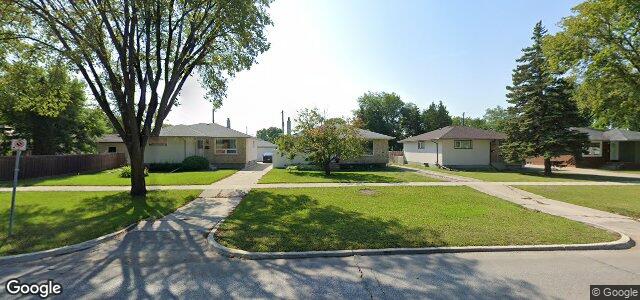 Larawan ng 710 Kildare Avenue W sa Winnipeg, Manitoba
