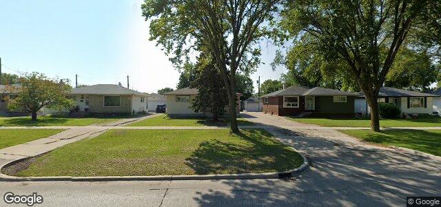 Larawan ng 712 Kildare Avenue W sa Winnipeg, Manitoba