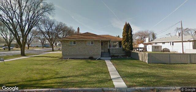 Larawan ng 717 Kildare Avenue W sa Winnipeg, Manitoba