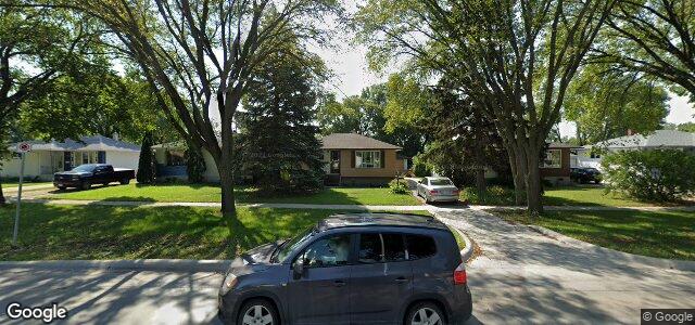 Larawan ng 726 Kildare Avenue W sa Winnipeg, Manitoba