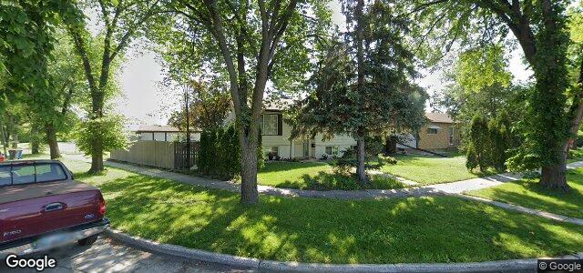 Larawan ng 74 Whiteshell Avenue sa Winnipeg, Manitoba