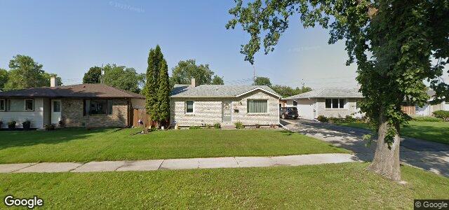 Larawan ng 79 Whiteshell Avenue sa Winnipeg, Manitoba