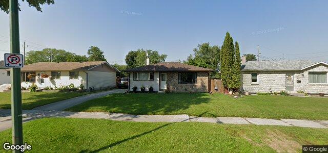 Larawan ng 83 Whiteshell Avenue sa Winnipeg, Manitoba