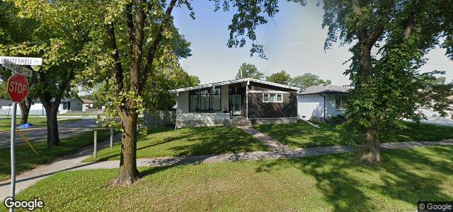 Larawan ng 95 Whiteshell Avenue sa Winnipeg, Manitoba