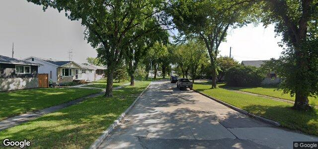 Larawan ng Whiteshell Avenue sa Winnipeg, Manitoba