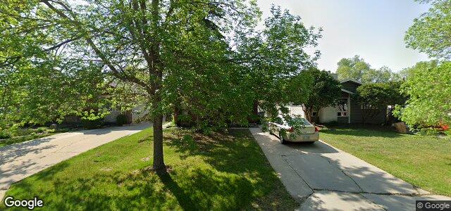 Photo of 18 Dubois Place in Winnipeg, Manitoba