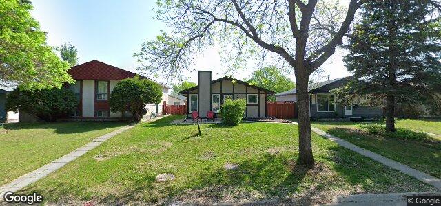 Larawan ng 18 Pirson Crescent sa Winnipeg, Manitoba