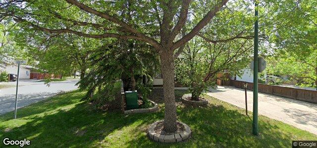 Larawan ng 2 Laurent Place sa Winnipeg, Manitoba