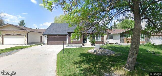 Larawan ng 10 Glenbrook Crescent sa Winnipeg, Manitoba