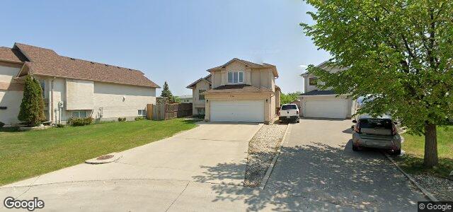 Larawan ng 104 Briarlynn Road sa Winnipeg, Manitoba