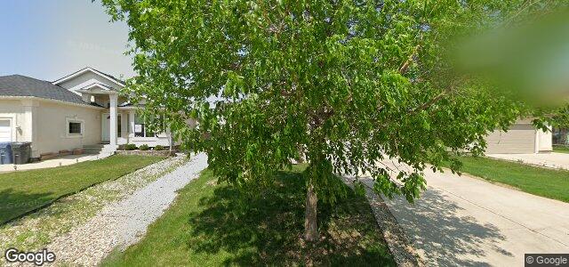 Photo of 104 Calderwood Bay in Winnipeg, Manitoba