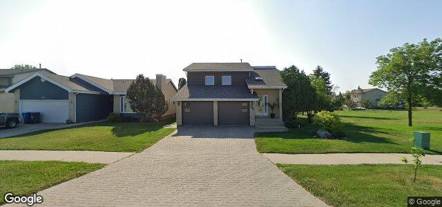 Larawan ng 104 Point West Drive sa Winnipeg, Manitoba