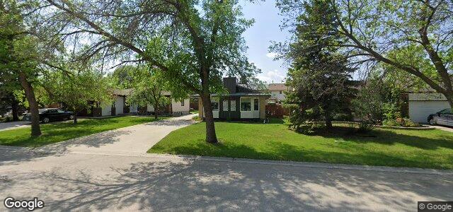 Photo of 107 Brentlawn Boulevard in Winnipeg, Manitoba