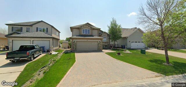 Photo of 111 Calderwood Bay in Winnipeg, Manitoba